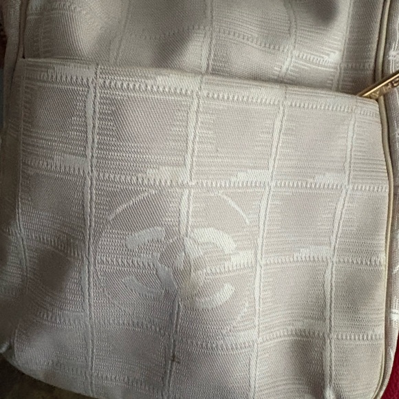 Chanel made in France silk logos white mini crossbody about 9” high w auth card - Picture 15 of 15